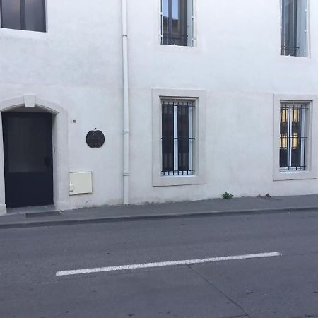 Appartement La Pomme D'Or LʼIsle-sur-la-Sorgue Esterno foto