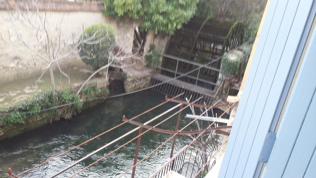 Appartement La Pomme D'Or LʼIsle-sur-la-Sorgue Esterno foto